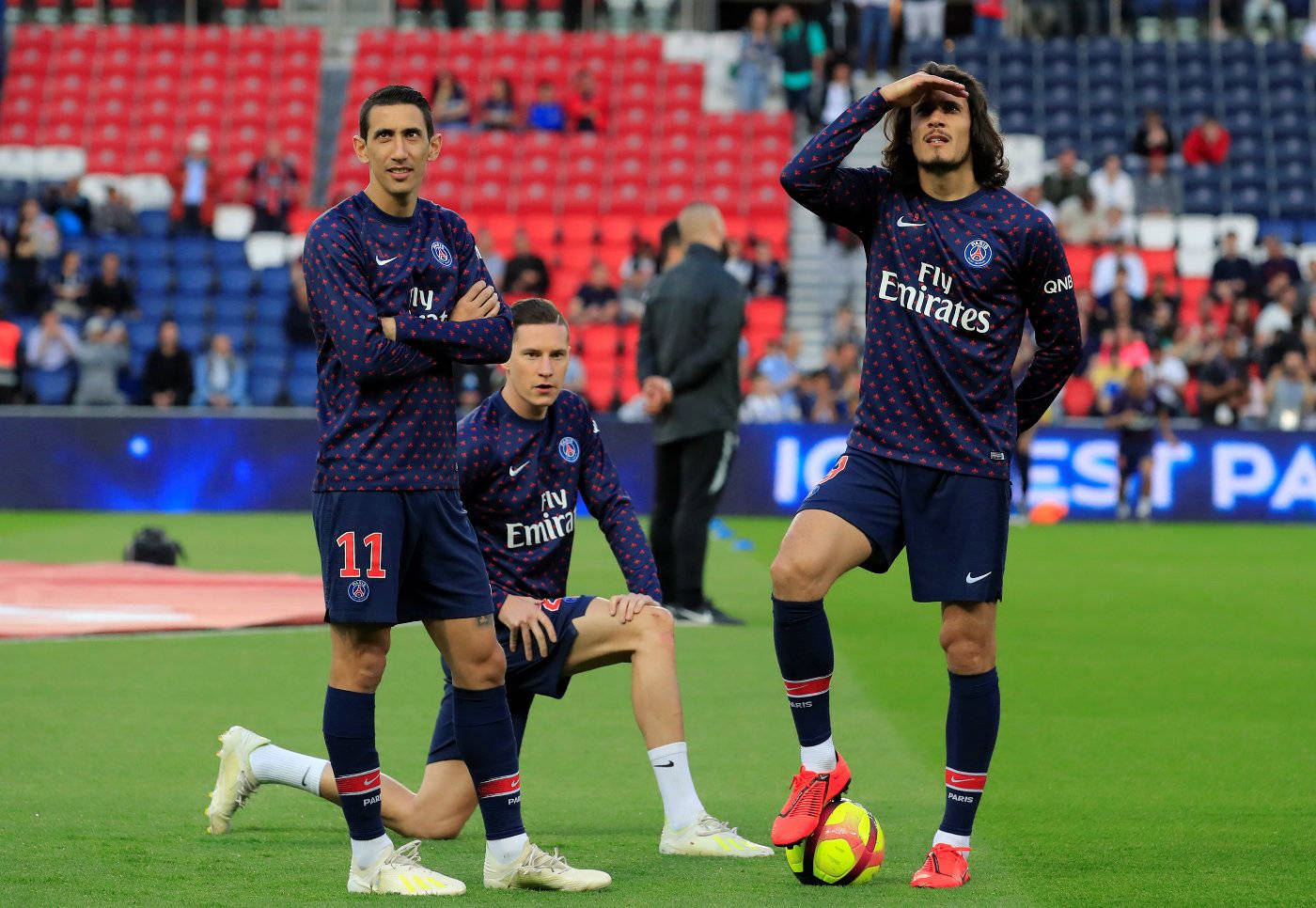 中超赛程吃紧；巴黎圣日耳曼赛前远射贴柱；气氛紧张；身体对抗强度拉满的简单介绍-开云体育官网